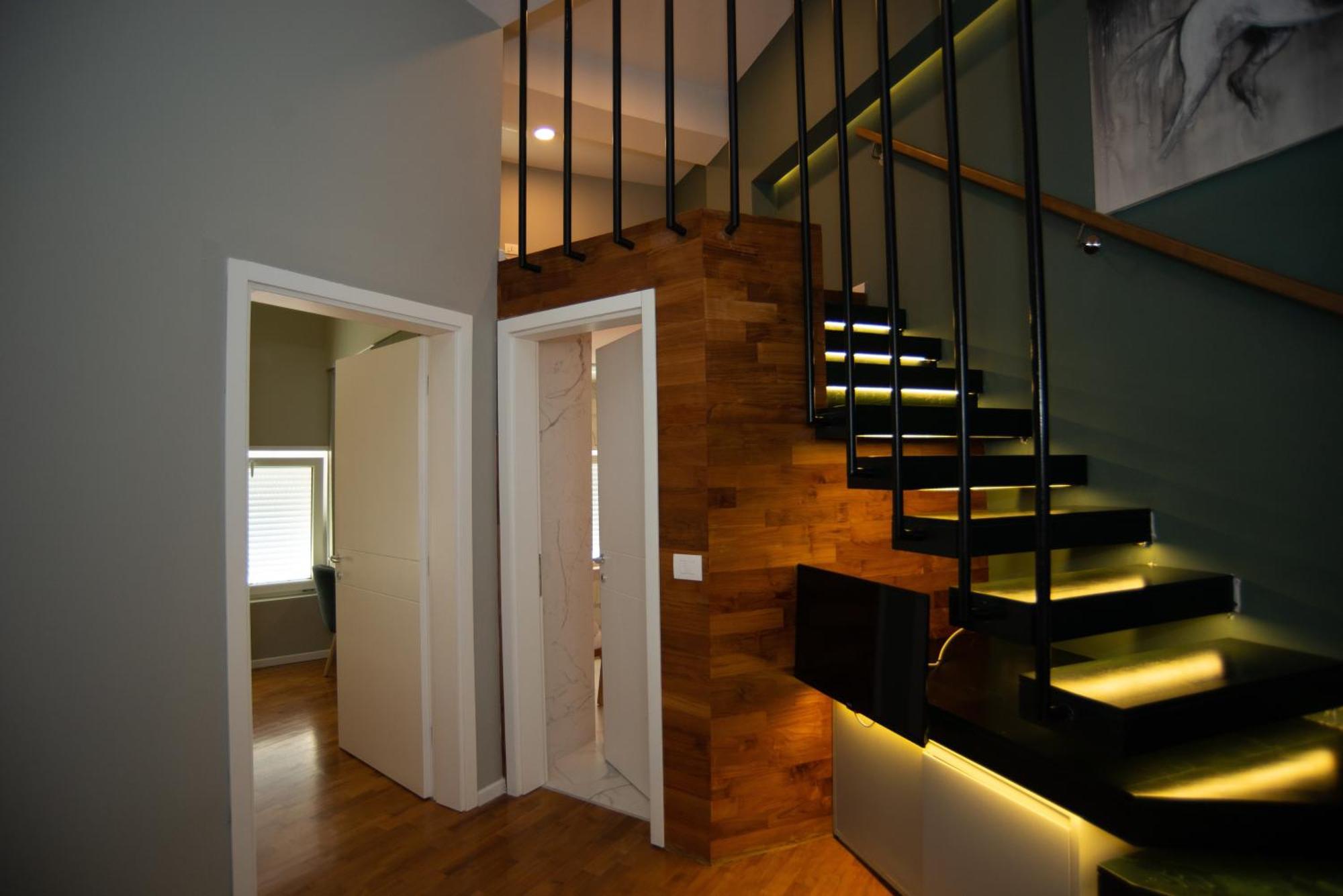 Bougainville Bay Hotel Sarandë Esterno foto A modern staircase