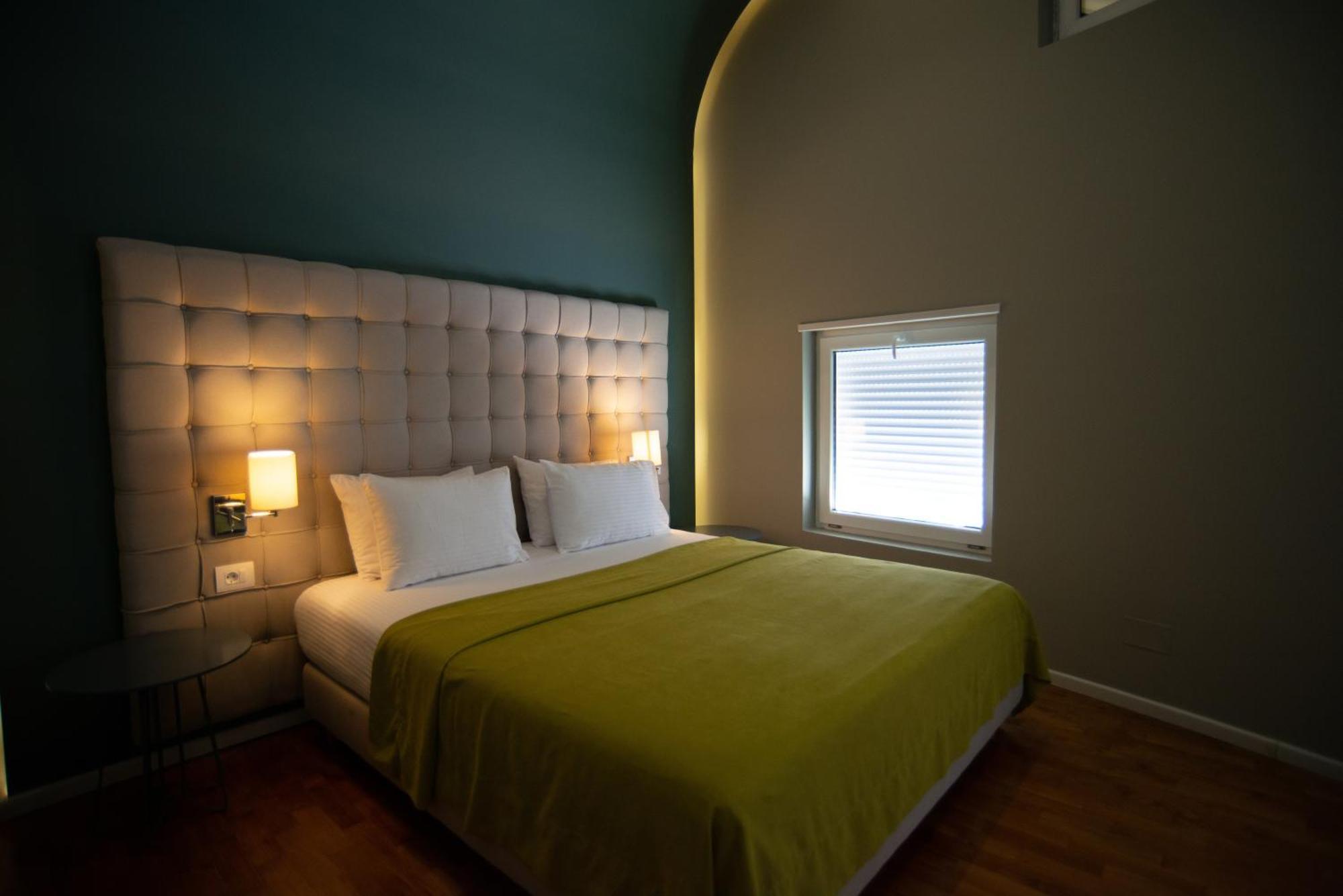 Bougainville Bay Hotel Sarandë Esterno foto A bedroom at the hotel