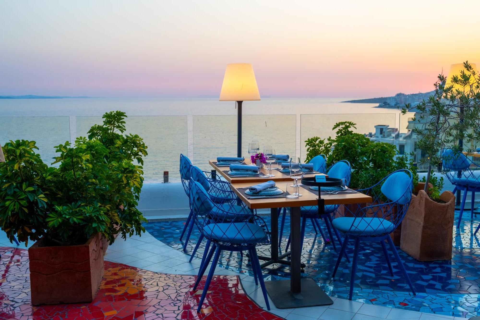 Bougainville Bay Hotel Sarandë Esterno foto The restaurant's terrace