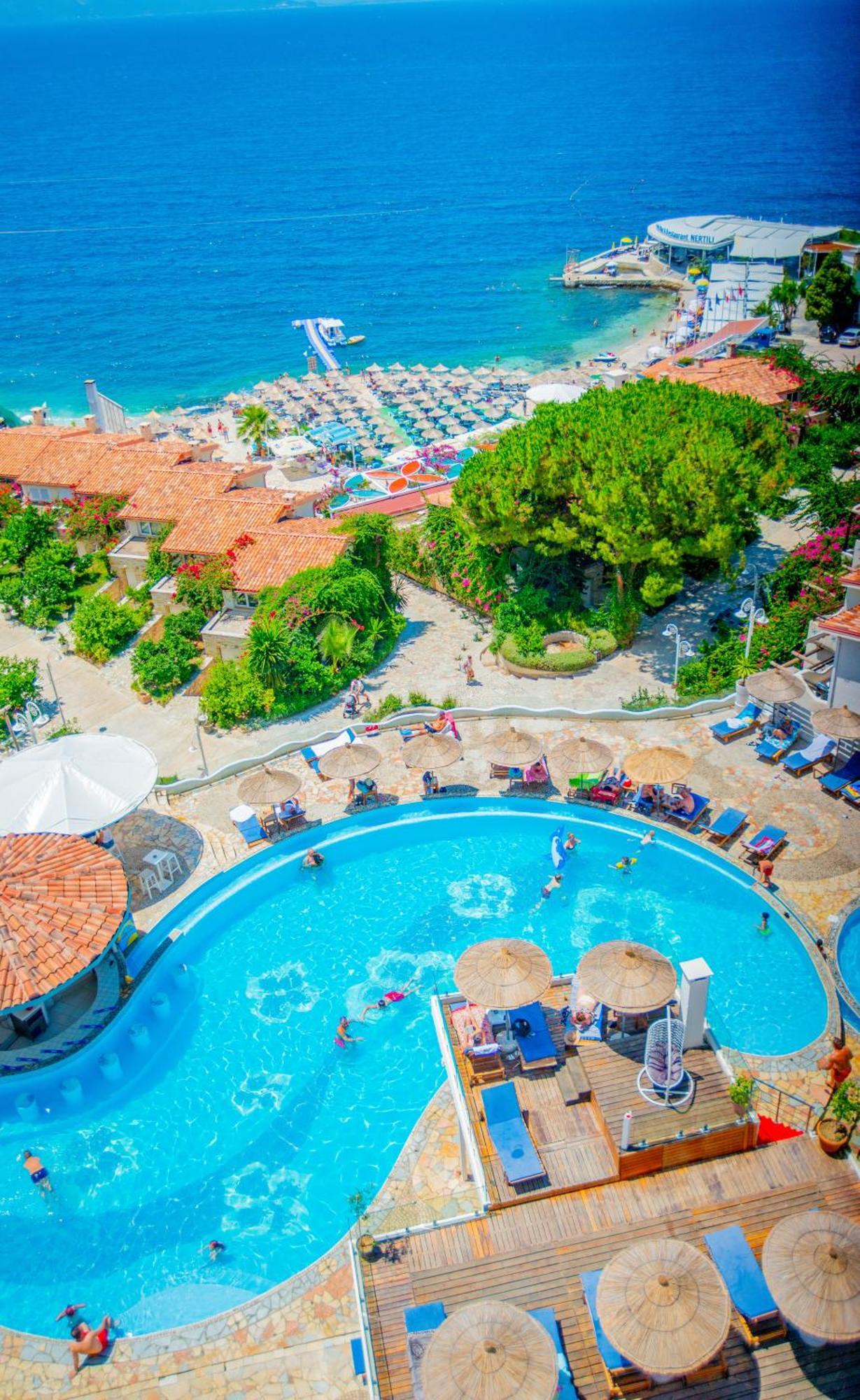 Bougainville Bay Hotel Sarandë Esterno foto Aerial view of the pool