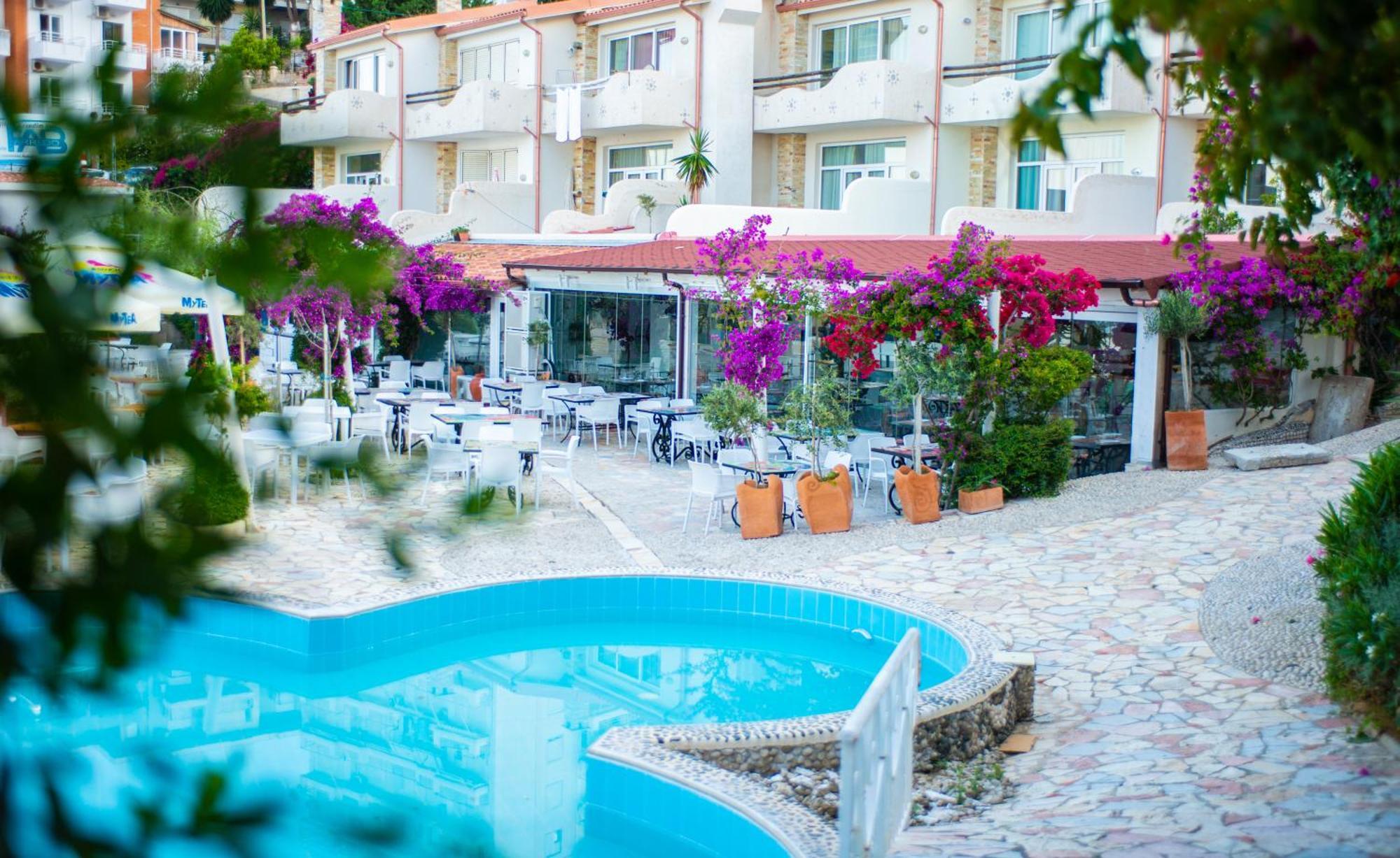 Bougainville Bay Hotel Sarandë Esterno foto