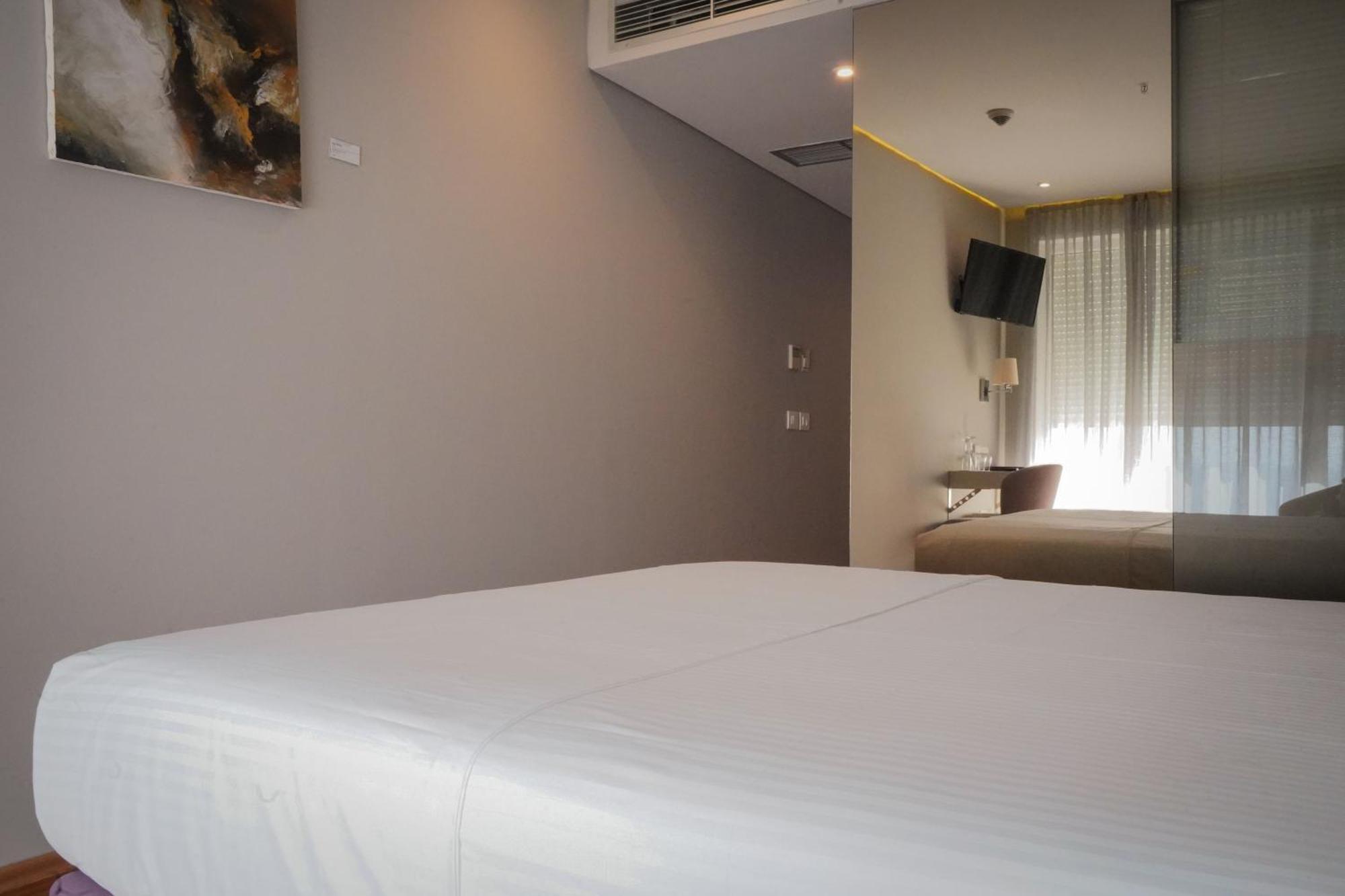 Bougainville Bay Hotel Sarandë Esterno foto