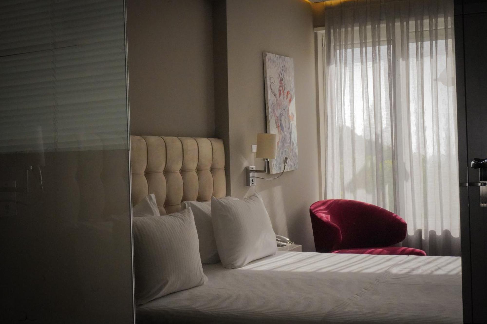 Bougainville Bay Hotel Sarandë Esterno foto