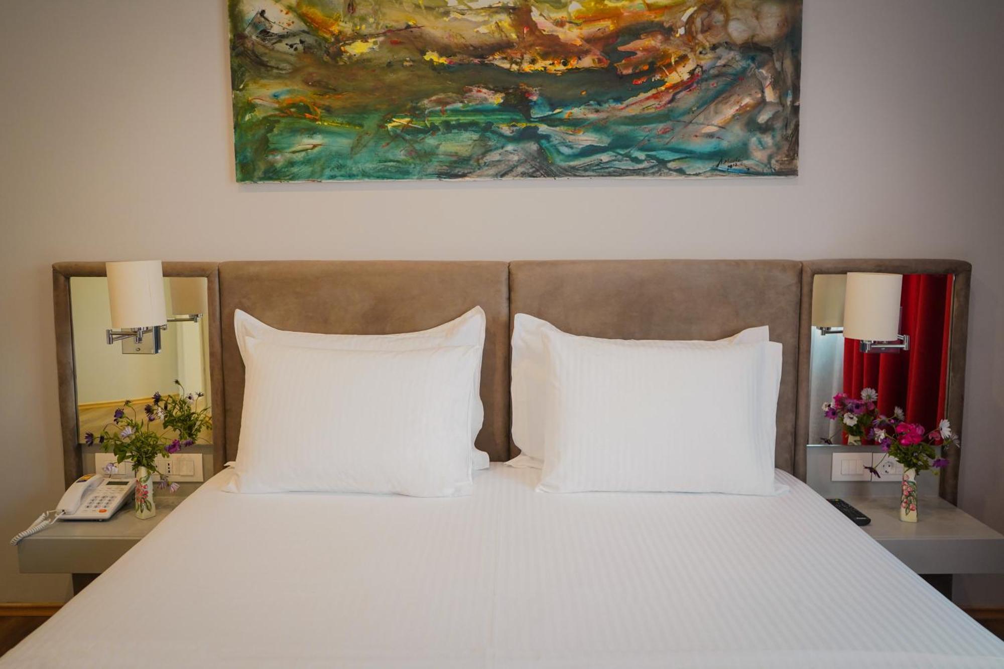 Bougainville Bay Hotel Sarandë Esterno foto