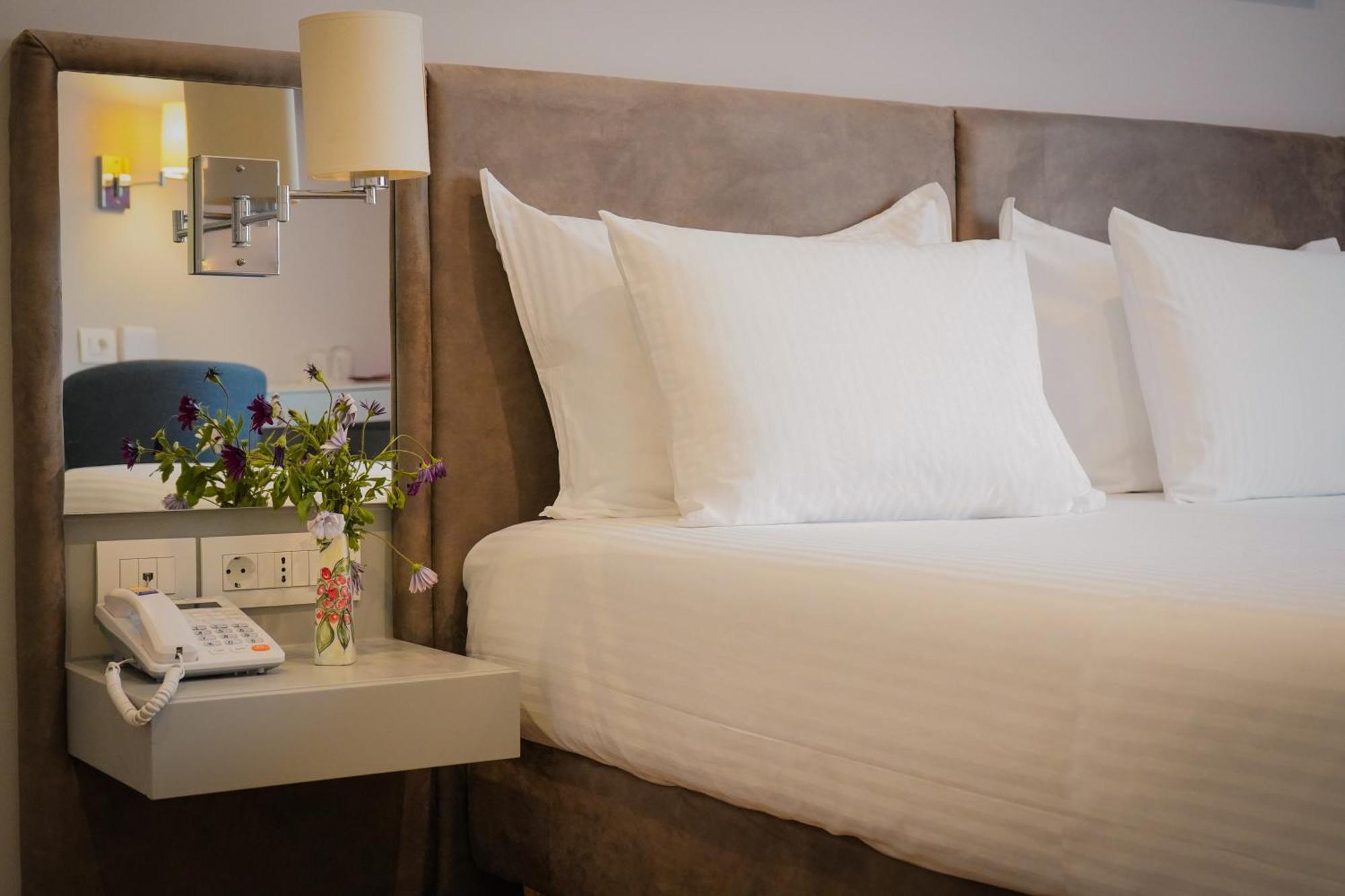Bougainville Bay Hotel Sarandë Esterno foto