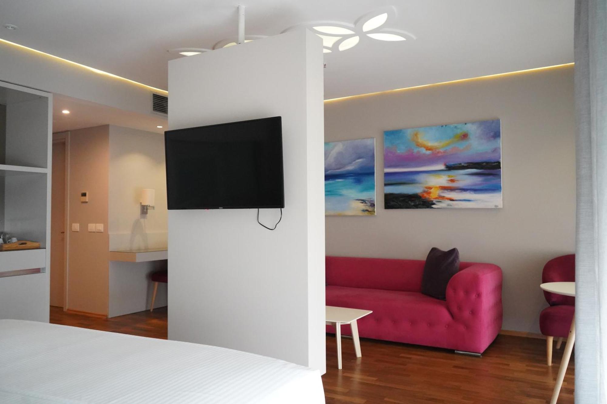 Bougainville Bay Hotel Sarandë Esterno foto
