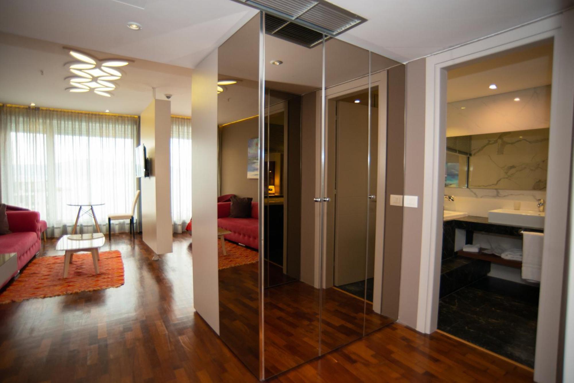 Bougainville Bay Hotel Sarandë Esterno foto