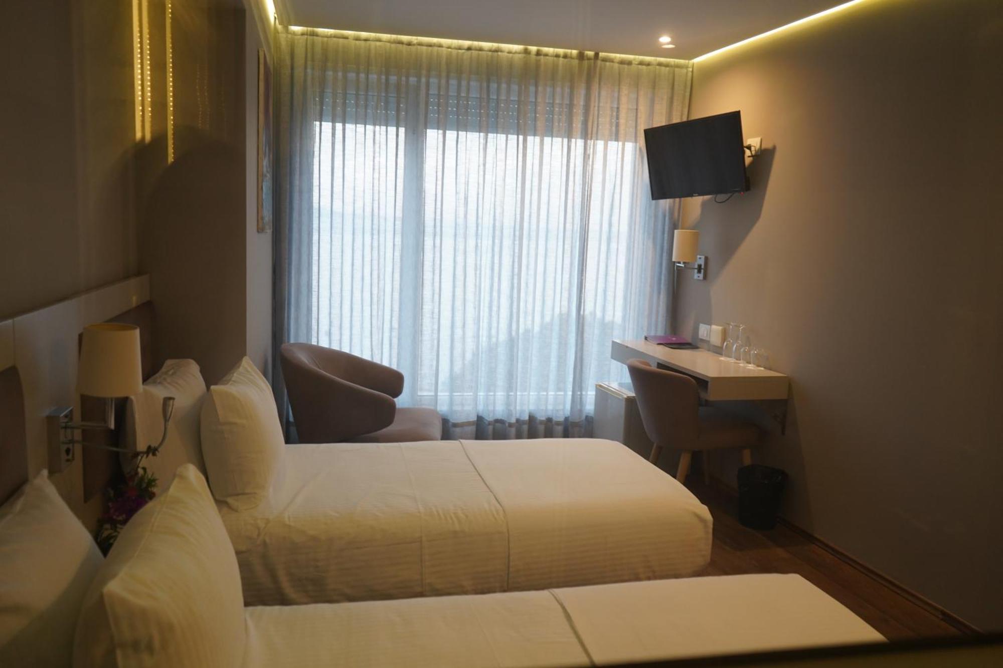 Bougainville Bay Hotel Sarandë Esterno foto